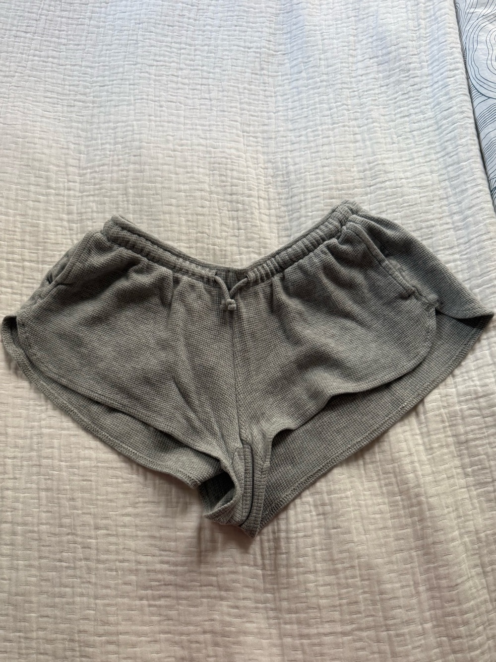 Brandy Melville Waffle Sweatshort - Picture 2 of 4